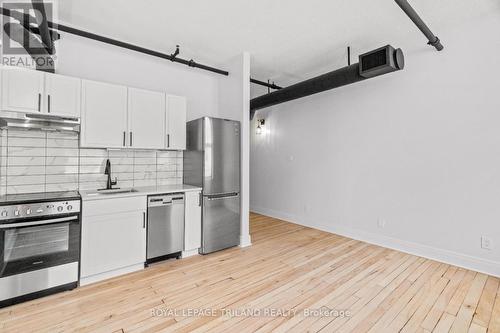 202 - 330 Clarence Street, London, ON - Indoor Photo Showing Kitchen With Stainless Steel Kitchen