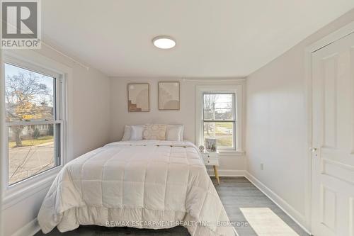 4599 Fourth Avenue, Niagara Falls, ON - Indoor Photo Showing Bedroom