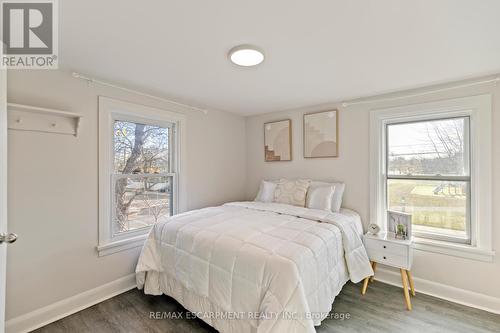 4599 Fourth Avenue, Niagara Falls, ON - Indoor Photo Showing Bedroom