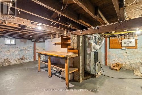 4599 Fourth Avenue, Niagara Falls, ON - Indoor Photo Showing Basement