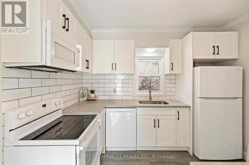 4599 Fourth Avenue, Niagara Falls, ON - Indoor Photo Showing Kitchen