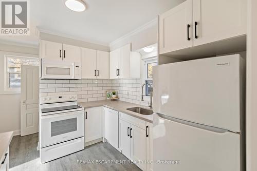 4599 Fourth Avenue, Niagara Falls, ON - Indoor Photo Showing Kitchen