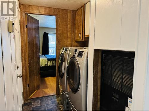 53 997 Chilcotin 20 Highway, Williams Lake, BC - Indoor Photo Showing Laundry Room