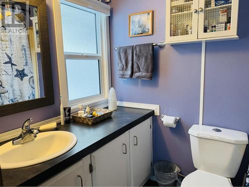 53 997 Chilcotin 20 Highway, Williams Lake, BC - Indoor Photo Showing Bathroom