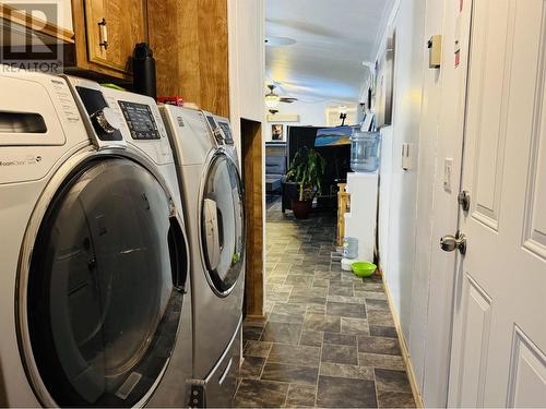 53 997 Chilcotin 20 Highway, Williams Lake, BC - Indoor Photo Showing Laundry Room