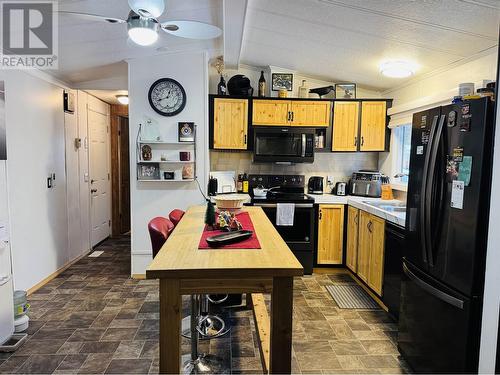 53 997 Chilcotin 20 Highway, Williams Lake, BC - Indoor Photo Showing Kitchen