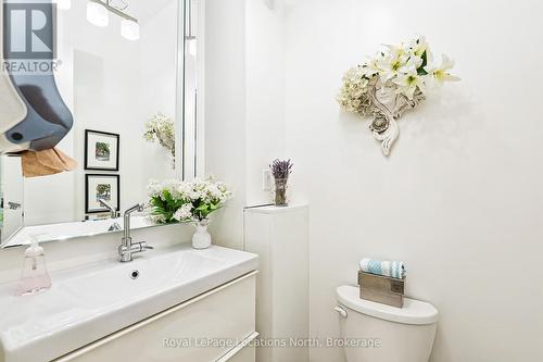 31 Simcoe Street, Collingwood, ON - Indoor Photo Showing Bathroom