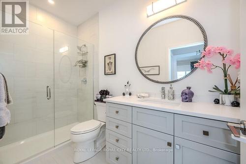 608 - 71 Wyndham Street S, Guelph, ON - Indoor Photo Showing Bathroom