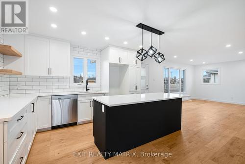 527 Higginson Street, Hawkesbury, ON - Indoor Photo Showing Kitchen With Upgraded Kitchen