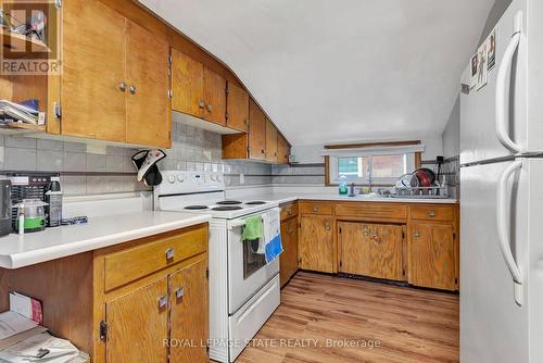 112 Dorothy Street, Welland, ON - Indoor Photo Showing Kitchen