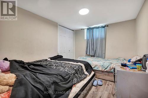 112 Dorothy Street, Welland, ON - Indoor Photo Showing Bedroom