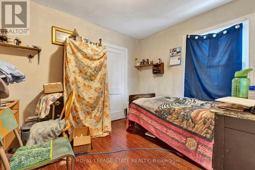 112 Dorothy Street, Welland, ON - Indoor Photo Showing Bedroom