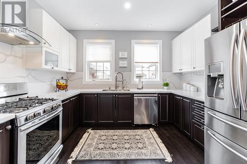 8788 Dogwood Crescent, Niagara Falls, ON - Indoor Photo Showing Kitchen With Upgraded Kitchen