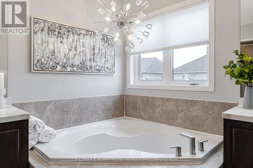 8788 Dogwood Crescent, Niagara Falls, ON - Indoor Photo Showing Bathroom