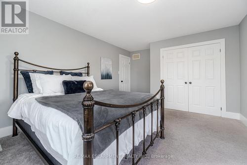 8788 Dogwood Crescent, Niagara Falls, ON - Indoor Photo Showing Bedroom