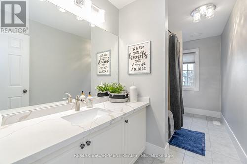 8788 Dogwood Crescent, Niagara Falls, ON - Indoor Photo Showing Bathroom