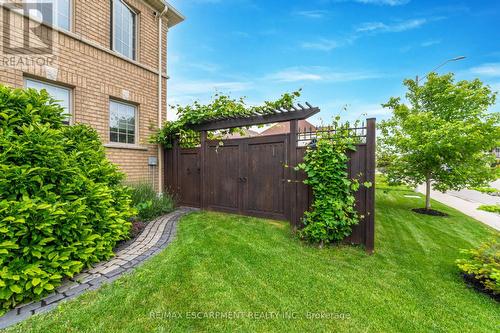 8788 Dogwood Crescent, Niagara Falls, ON - Outdoor