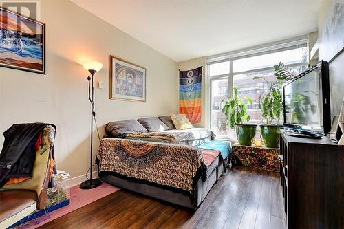 523 1777 W 7Th Avenue, Vancouver, BC - Indoor Photo Showing Bedroom