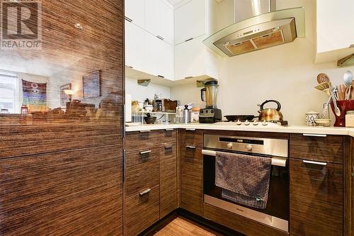 523 1777 W 7Th Avenue, Vancouver, BC - Indoor Photo Showing Kitchen