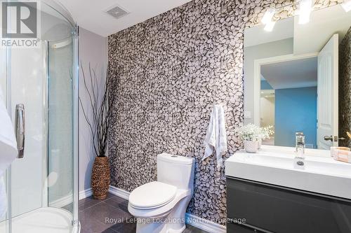 21 Robertson Street, Collingwood, ON - Indoor Photo Showing Bathroom