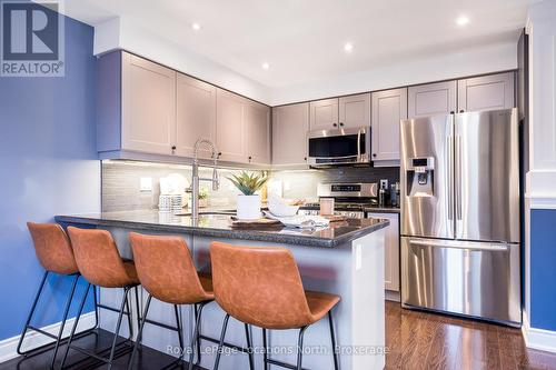 21 Robertson Street, Collingwood, ON - Indoor Photo Showing Kitchen With Stainless Steel Kitchen With Upgraded Kitchen