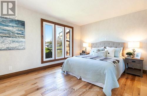 90 Edgewater Road, Wasaga Beach, ON - Indoor Photo Showing Bedroom