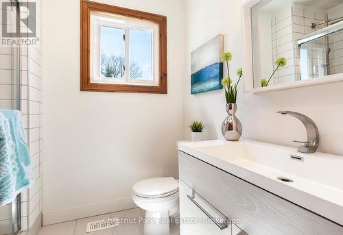 90 Edgewater Road, Wasaga Beach, ON - Indoor Photo Showing Bathroom