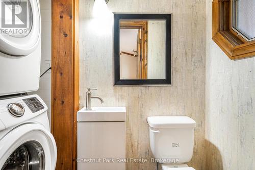 90 Edgewater Road, Wasaga Beach, ON - Indoor Photo Showing Laundry Room