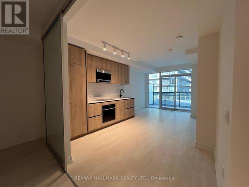 818 - 117 Broadway Avenue, Toronto, ON - Indoor