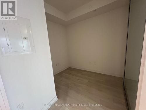 818 - 117 Broadway Avenue, Toronto, ON - Indoor Photo Showing Other Room