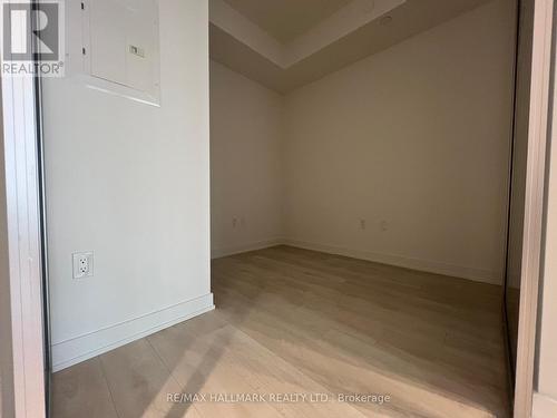 818 - 117 Broadway Avenue, Toronto, ON - Indoor Photo Showing Other Room