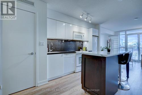 641 - 15 Iceboat Terrace, Toronto, ON - Indoor Photo Showing Kitchen