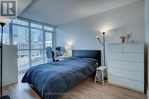 641 - 15 Iceboat Terrace, Toronto, ON - Indoor Photo Showing Bedroom