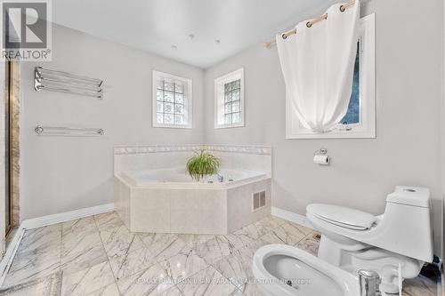 3022 Bayview Avenue, Toronto, ON - Indoor Photo Showing Bathroom