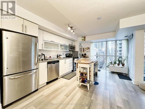 808 - 28 Ted Rogers Way, Toronto, ON - Indoor Photo Showing Kitchen