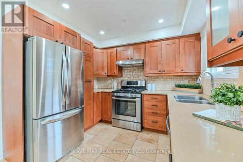 40 Eric Clarke Drive, Whitby, ON - Indoor Photo Showing Kitchen With Stainless Steel Kitchen With Double Sink