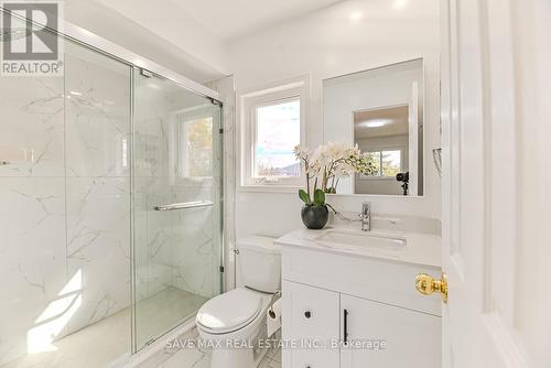 40 Eric Clarke Drive, Whitby, ON - Indoor Photo Showing Bathroom