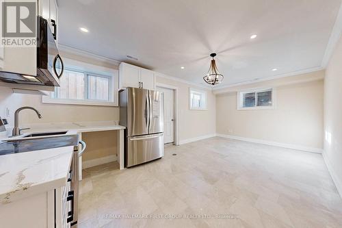 Bsmt - 802 Fairview Avenue, Pickering, ON - Indoor Photo Showing Kitchen