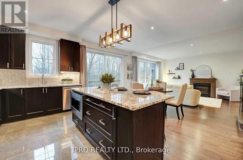 109 Auckland Drive, Whitby, ON - Indoor Photo Showing Kitchen With Upgraded Kitchen