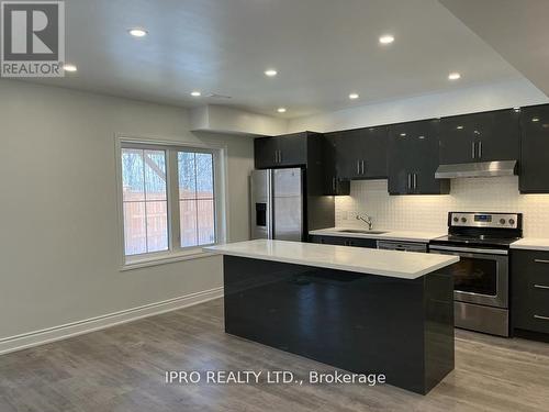 109 Auckland Drive, Whitby, ON - Indoor Photo Showing Kitchen With Stainless Steel Kitchen With Upgraded Kitchen