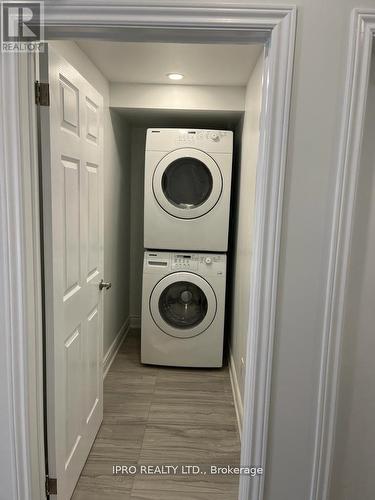 109 Auckland Drive, Whitby, ON - Indoor Photo Showing Laundry Room