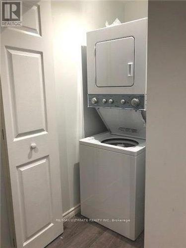 1183 Windgrove Square, Pickering, ON - Indoor Photo Showing Laundry Room