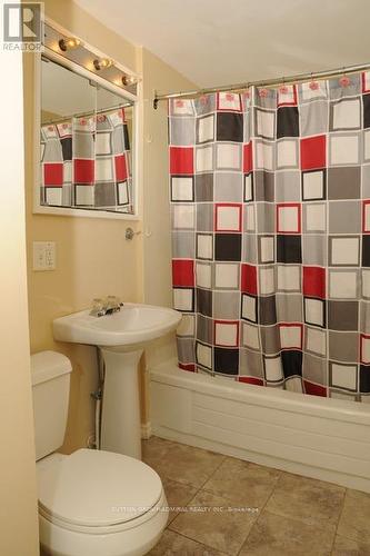 32-34 Superior Street, Newmarket, ON - Indoor Photo Showing Bathroom