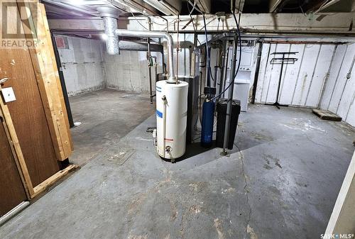 2627 Lindsay Street, Regina, SK - Indoor Photo Showing Basement