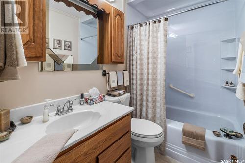 1008 Northumberland Avenue, Saskatoon, SK - Indoor Photo Showing Bathroom