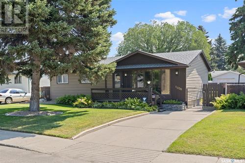 1008 Northumberland Avenue, Saskatoon, SK - Outdoor With Facade