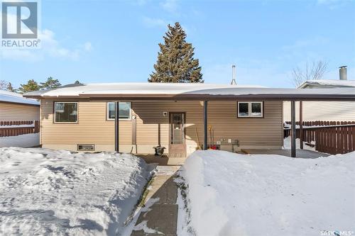 1008 Northumberland Avenue, Saskatoon, SK - Outdoor With Exterior