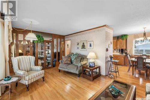 1008 Northumberland Avenue, Saskatoon, SK - Indoor Photo Showing Living Room