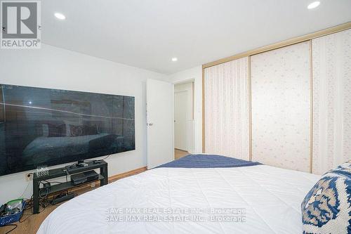 2 Geneva Crescent, Brampton, ON - Indoor Photo Showing Bedroom