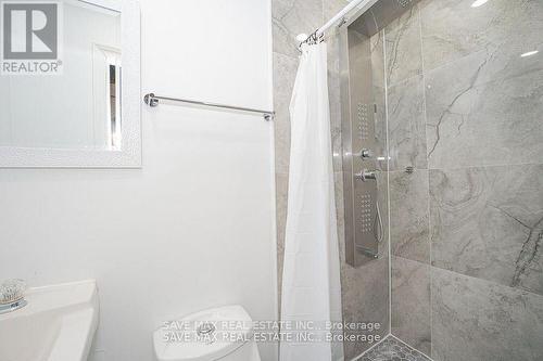 2 Geneva Crescent, Brampton, ON - Indoor Photo Showing Bathroom